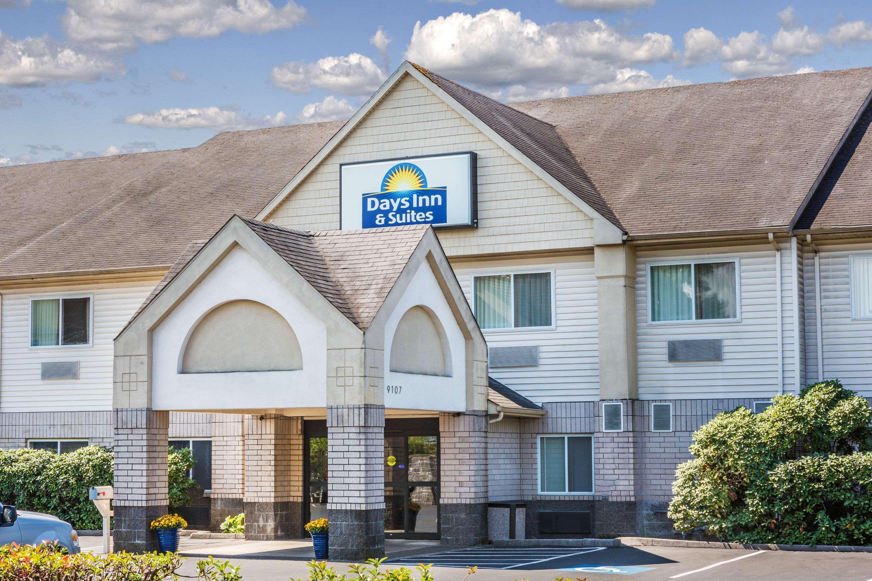 Days Inn & Suites By Wyndham Vancouver Exterior photo